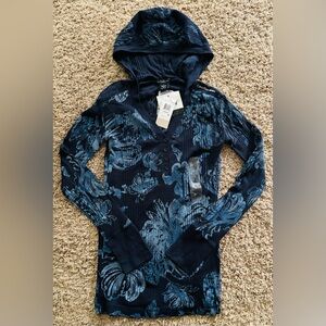 New Calvin Klein Jeans Size Medium Blue Floral Long Sleeve Henley Shirt Top